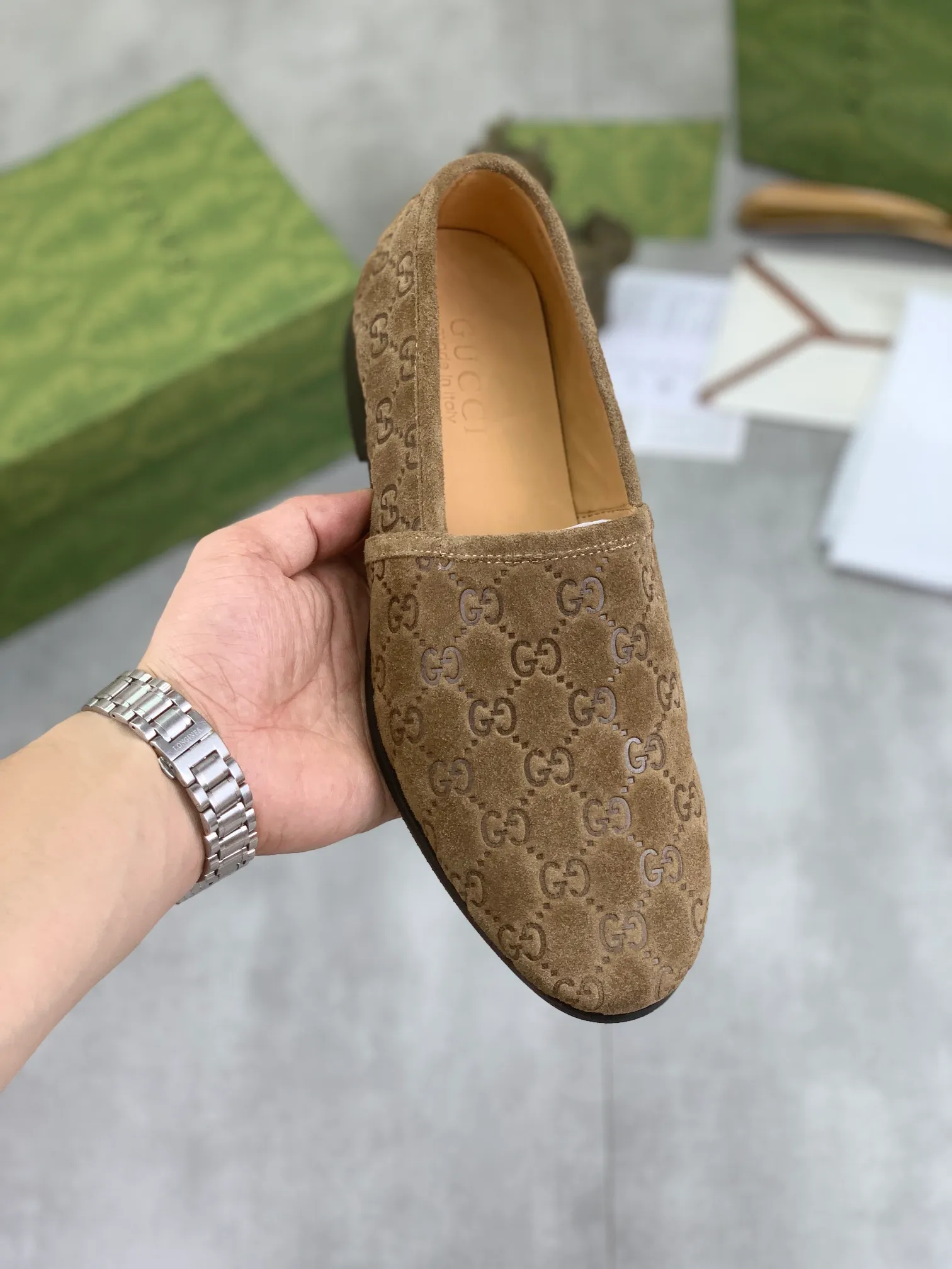 Men's Men's Shoes 💰P500💰【New Style】Water-dyed Niuli Gucci's most popular selection of lazy slip-on leather shoes (Gucci) official website latest Gucci lazy leather shoes, hot style 💥 simple and elegant style, exclusive for trendy men. Unique official website latest brand original double G embossing Elements 👑 Original Gucci decoration, fashionable and elegant, fabric original calfskin ✅ fully imported first-layer cowhide lining, official website designated wear-resistant, rubber business outsole, classic model taken at the counter in real life 🎬38-44 Various colors available